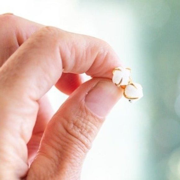 BUNDLE Classic Pearl Necklace Gold Paperclip Chain AND Moonstone Stud Earrings - Picture 6 of 14